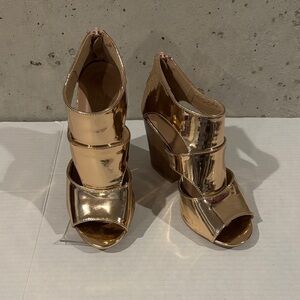 Yoki Metallic Gold Peep-Toe Sandals - Size 6